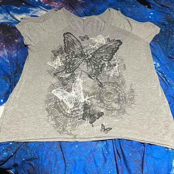 Cold shoulder shirt - Picture 1 of 4